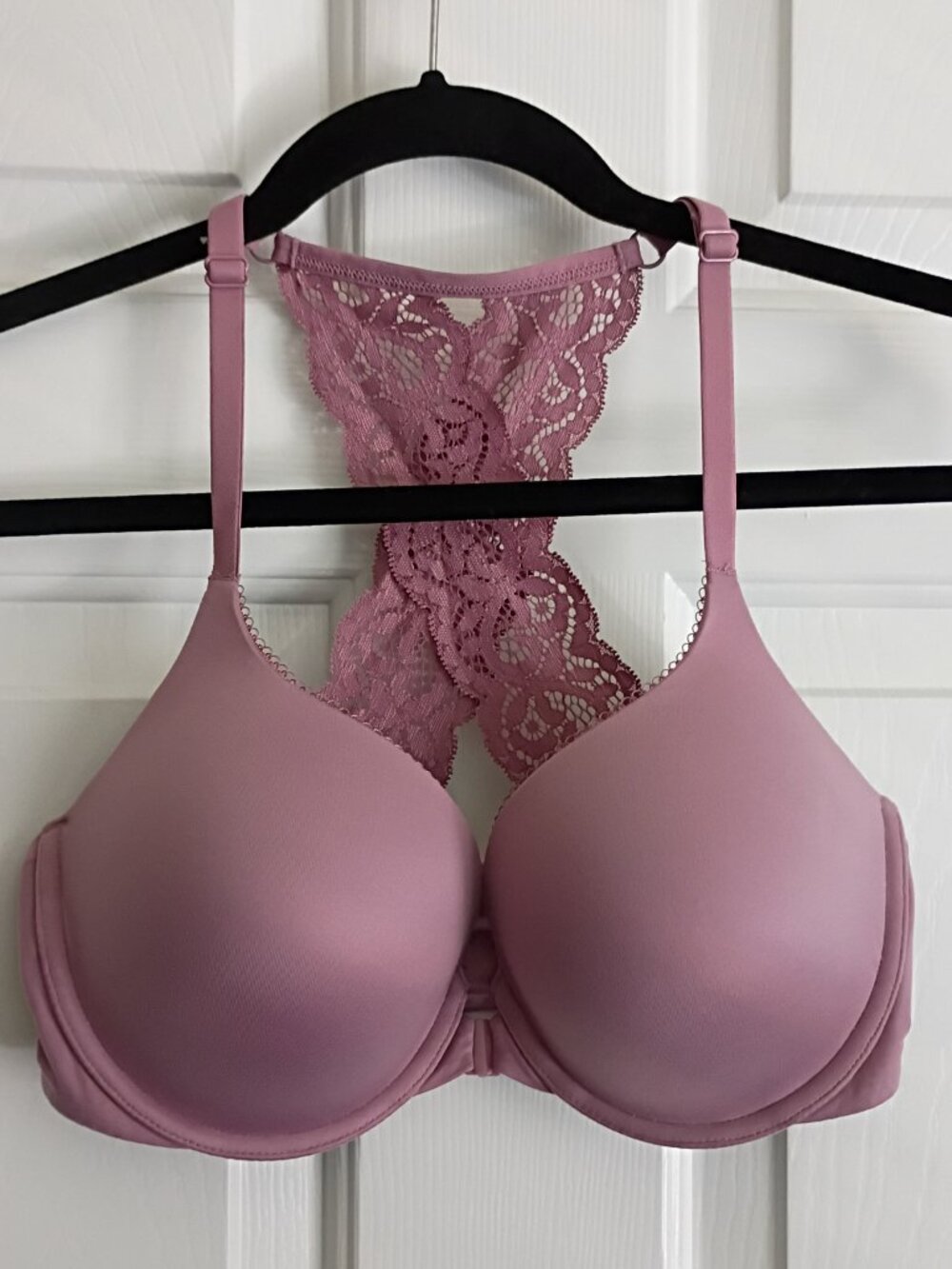 Victoria's Secret BODY Lace Racerback Perfect Bra Mauve Size 34D Front closure